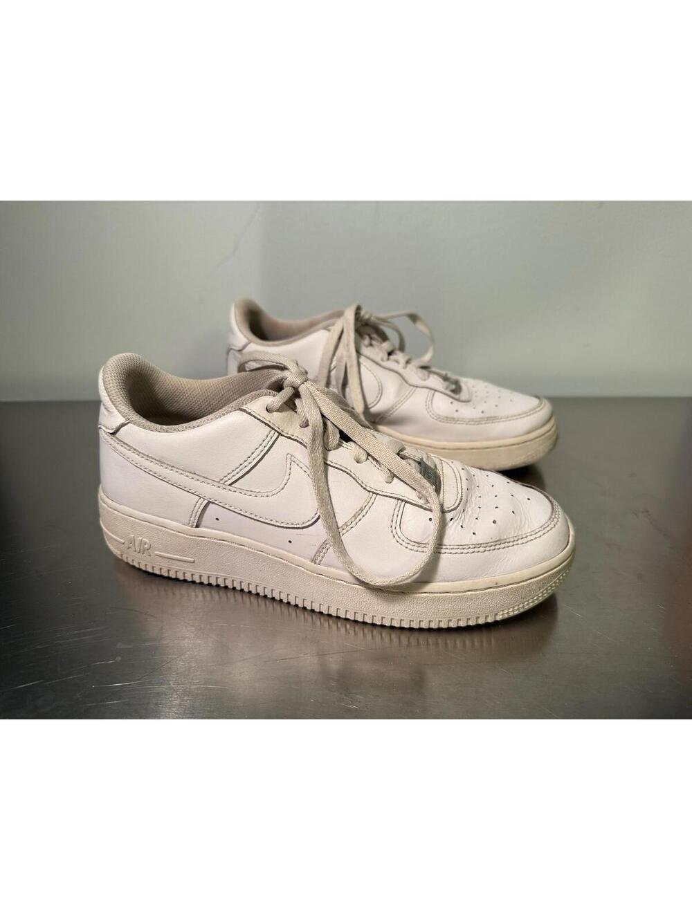 NIKE Air Force 1 LE Big Kid White Leather Sneakers 2021 Youth 7Y US DH2920-111